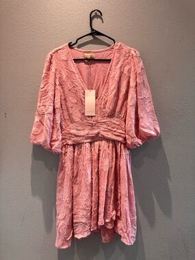 CIEBON Dusty Pink Textured V-Neck Dress